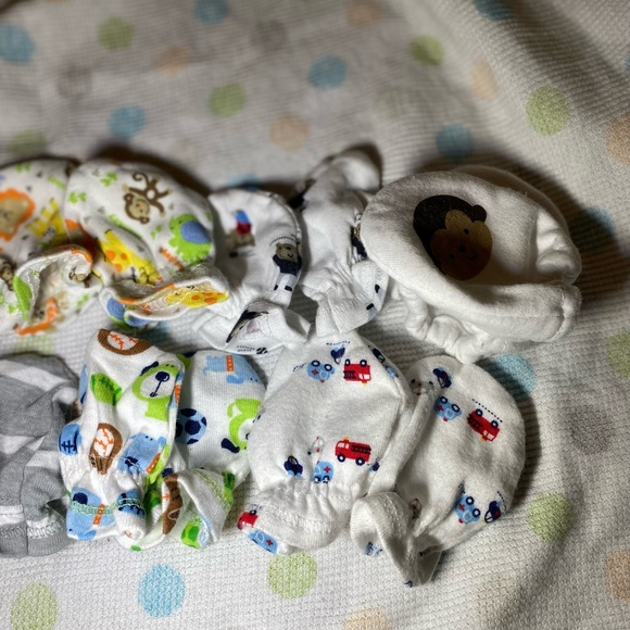 NEWBORN mittens 👶 - Picture 3 of 3